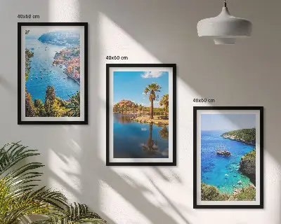 Pajūrio palmės ir mėlynas vanduo 3 paveikslų rinkinys su rėmais