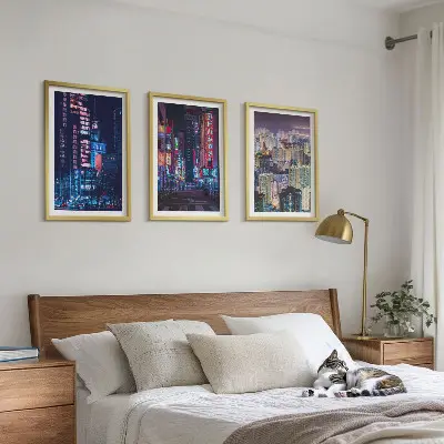 Naktinio miesto neoninės šviesos 3 paveikslų rinkinys su rėmais