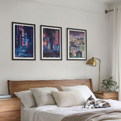 3 paveikslų rinkinys su rėmais Naktinio miesto neoninės šviesos