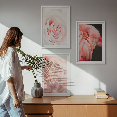 3 paveikslų rinkinys su rėmais Subtiliai pastelinės rožinės spalvos flamingai