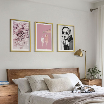 3 paveikslų rinkinys su rėmais Rožių žiedai ir elegantiška ponia