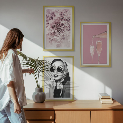 3 paveikslų rinkinys su rėmais Rožių žiedai ir elegantiška ponia