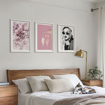 3 paveikslų rinkinys su rėmais Rožių žiedai ir elegantiška ponia