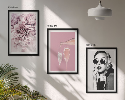 3 paveikslų rinkinys su rėmais Rožių žiedai ir elegantiška ponia
