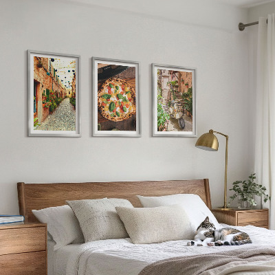 3 paveikslų rinkinys su rėmais Žavingos gatvės su picerija
