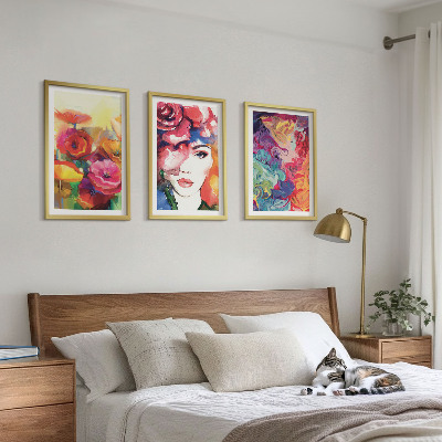 3 paveikslų rinkinys su rėmais Intensyvių gėlių moters portretas