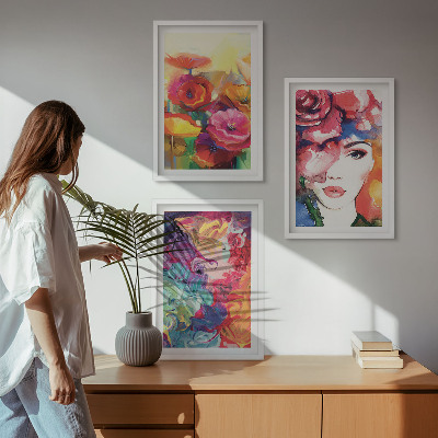 3 paveikslų rinkinys su rėmais Intensyvių gėlių moters portretas