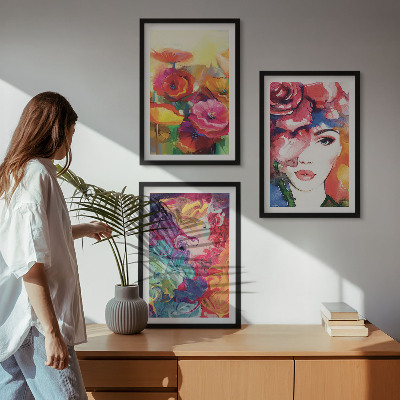 3 paveikslų rinkinys su rėmais Intensyvių gėlių moters portretas