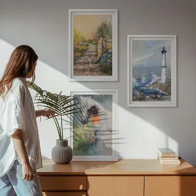 3 paveikslų rinkinys su rėmais peizažas su švyturiu, arkliu ir mergina