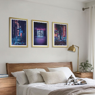3 paveikslų rinkinys su rėmais Naktinio miesto neoninis įėjimas