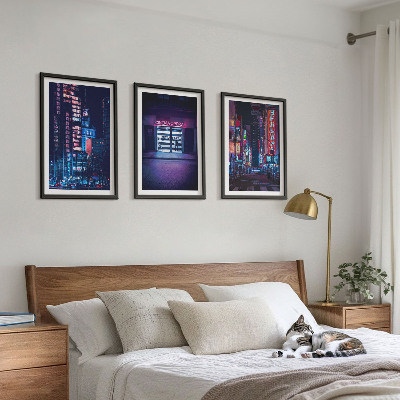 3 paveikslų rinkinys su rėmais Naktinio miesto neoninis įėjimas