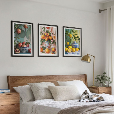 3 paveikslų rinkinys su rėmais Granatai, persikai, citrinos
