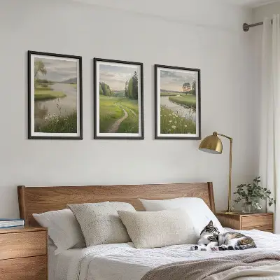 Įrėmintas triptikas vasaros peizažai su upe ir gėlių pieva