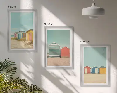 Įrėmintas triptikas spalvingi namai, paplūdimys ir saulė