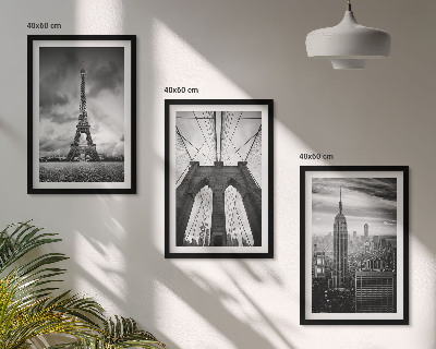 Įrėmintas triptikas Monochromatiniai tilto bokštai