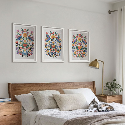 3 paveikslų rinkinys su rėmais Intensyvių spalvų gėlių raštai