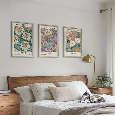 3 paveikslų rinkinys su rėmais gėlių motyvų plakatai su Tokijo, Paryžiaus ir Londono vaizdais