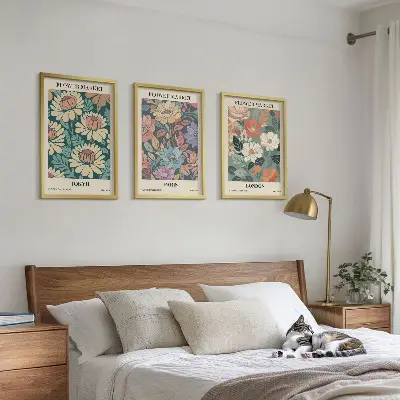 3 paveikslų rinkinys su rėmais gėlių motyvų plakatai su Tokijo, Paryžiaus ir Londono vaizdais