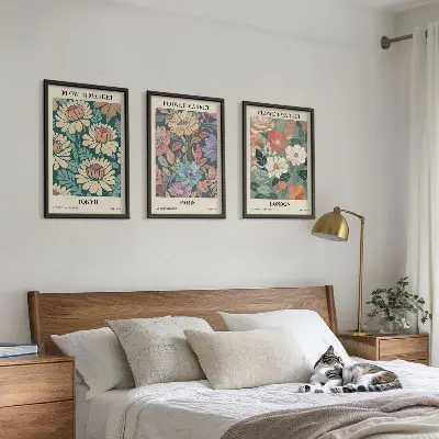 3 paveikslų rinkinys su rėmais gėlių motyvų plakatai su Tokijo, Paryžiaus ir Londono vaizdais