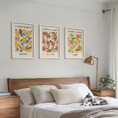 3 paveikslų rinkinys su rėmais Gėlių plakatai miestuose