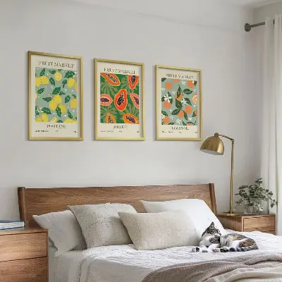 Vaisių plakatų rinkinys su rėmais su citrinomis ir papajomis