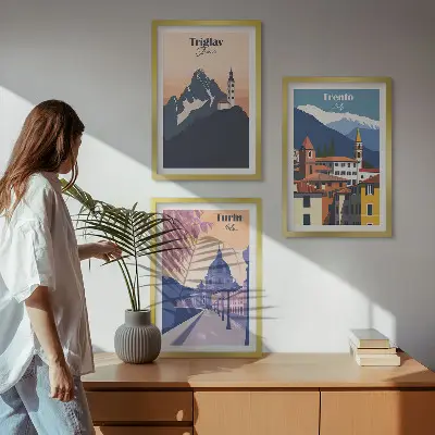 Kalnų architektūros retro iliustracijos įrėmintas triptikas