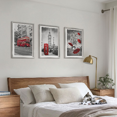 3 paveikslų rinkinys su rėmais Raudoni akcentai Londone