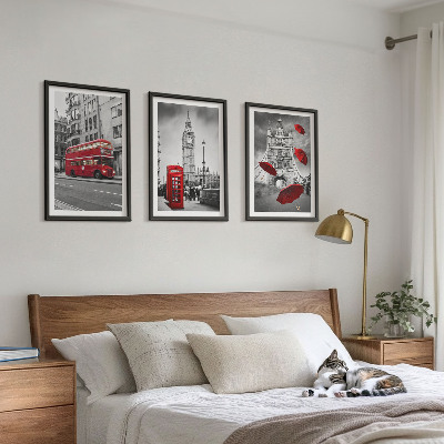 3 paveikslų rinkinys su rėmais Raudoni akcentai Londone