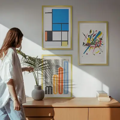 Įrėmintas triptikas su abstrakčiais moderniais geometriniais raštais