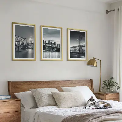 Įrėmintas triptikas tiltai ir miesto architektūra pilkos spalvos