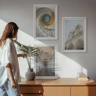Katedros fasado spiraliniai laiptai 3 paveikslų rinkinys su rėmais