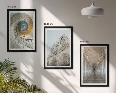 Katedros fasado spiraliniai laiptai 3 paveikslų rinkinys su rėmais