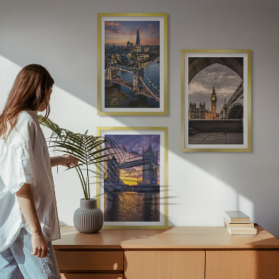 Įrėmintas triptikas Miesto tiltų laikrodžio bokštai