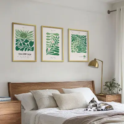 3 paveikslų rinkinys su rėmais žaliųjų lapų augalų motyvais