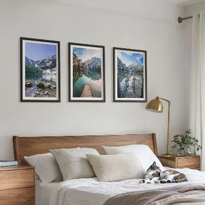 3 paveikslų rinkinys su rėmais kalnai, ežerai ir mediniai molai
