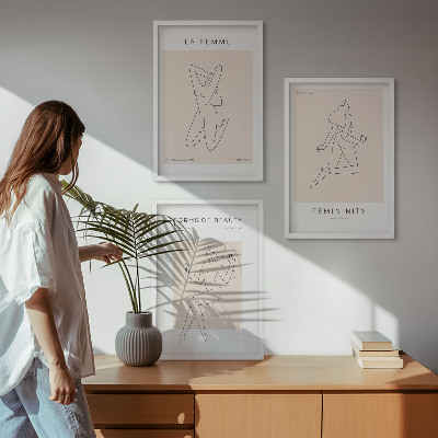 Įrėmintas triptikas Moterų siluetų minimalizmo plakatas