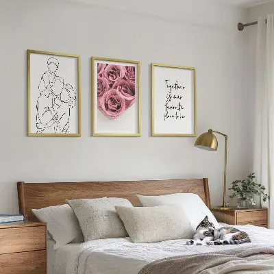 Šeimyninis linijinis rožių puokštės piešinys 3 paveikslų rinkinys su rėmais