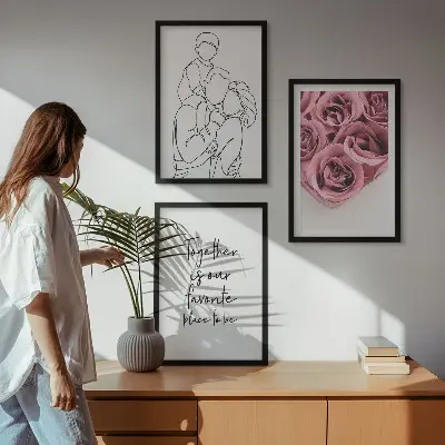 Šeimyninis linijinis rožių puokštės piešinys 3 paveikslų rinkinys su rėmais