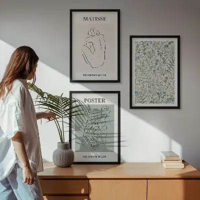 Įrėmintas triptikas su linijų ir augalų motyvais minimalistiniu stiliumi