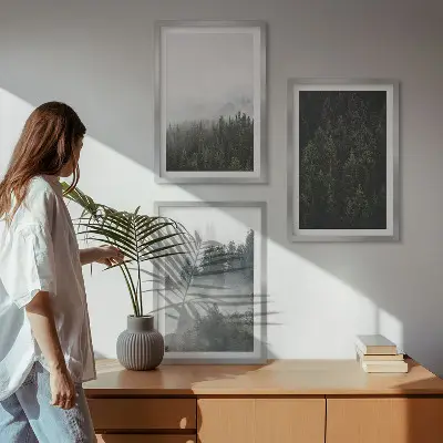 3 paveikslų rinkinys su rėmais žali miškai ir rūkas gamtos tematika