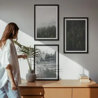 3 paveikslų rinkinys su rėmais žali miškai ir rūkas gamtos tematika