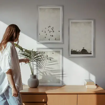 Paveikslų rinkinys „Paukščiai skrenda minimalistiniu stiliumi“ 3 paveikslai su rėmais