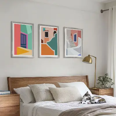 Spalvingos pastatų iliustracijos 3 paveikslų rinkinys su rėmais