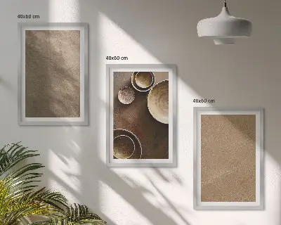 Minimalistinės akmens konstrukcijos įrėmintas triptikas