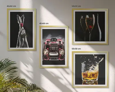 Paveikslų kompozicija ant sienos moters kojos prie rožinio automobilio su vyno taure