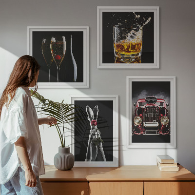 Paveikslų kompozicija ant sienos Moterų kojos rožinės spalvos automobilio vyno