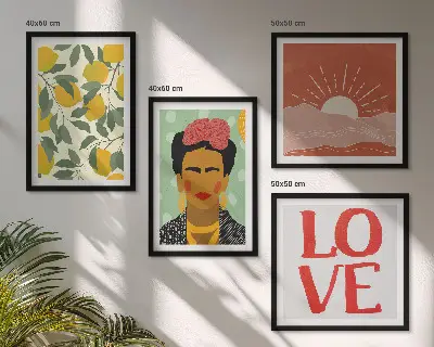 Paveikslų kompozicija ant sienos su citrinų motyvu, užrašu ir Frida Kahlo peizažu