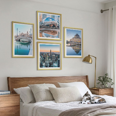 4 paveikslų rinkinys su rėmais Miestų ant vandens architektūra