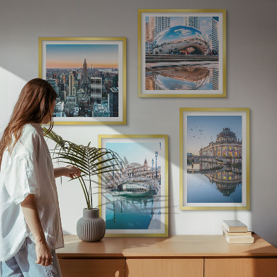 4 paveikslų rinkinys su rėmais Miestų ant vandens architektūra