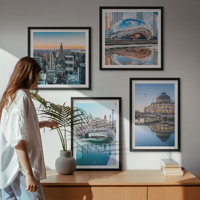 4 paveikslų rinkinys su rėmais Miestų ant vandens architektūra